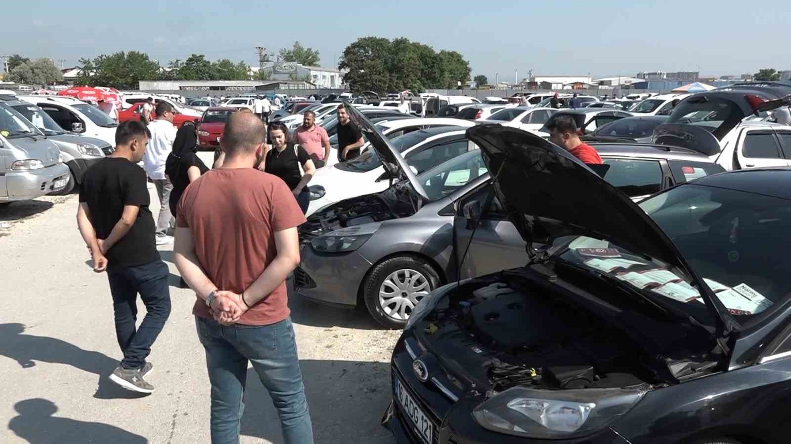 Bayram arifesi oto pazarı ilgi görmedi