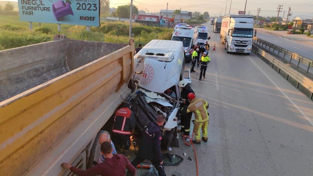 Bursa’da öğretmenin öldüğü, 16 öğrencinin yaralandığı feci kaza kamerada