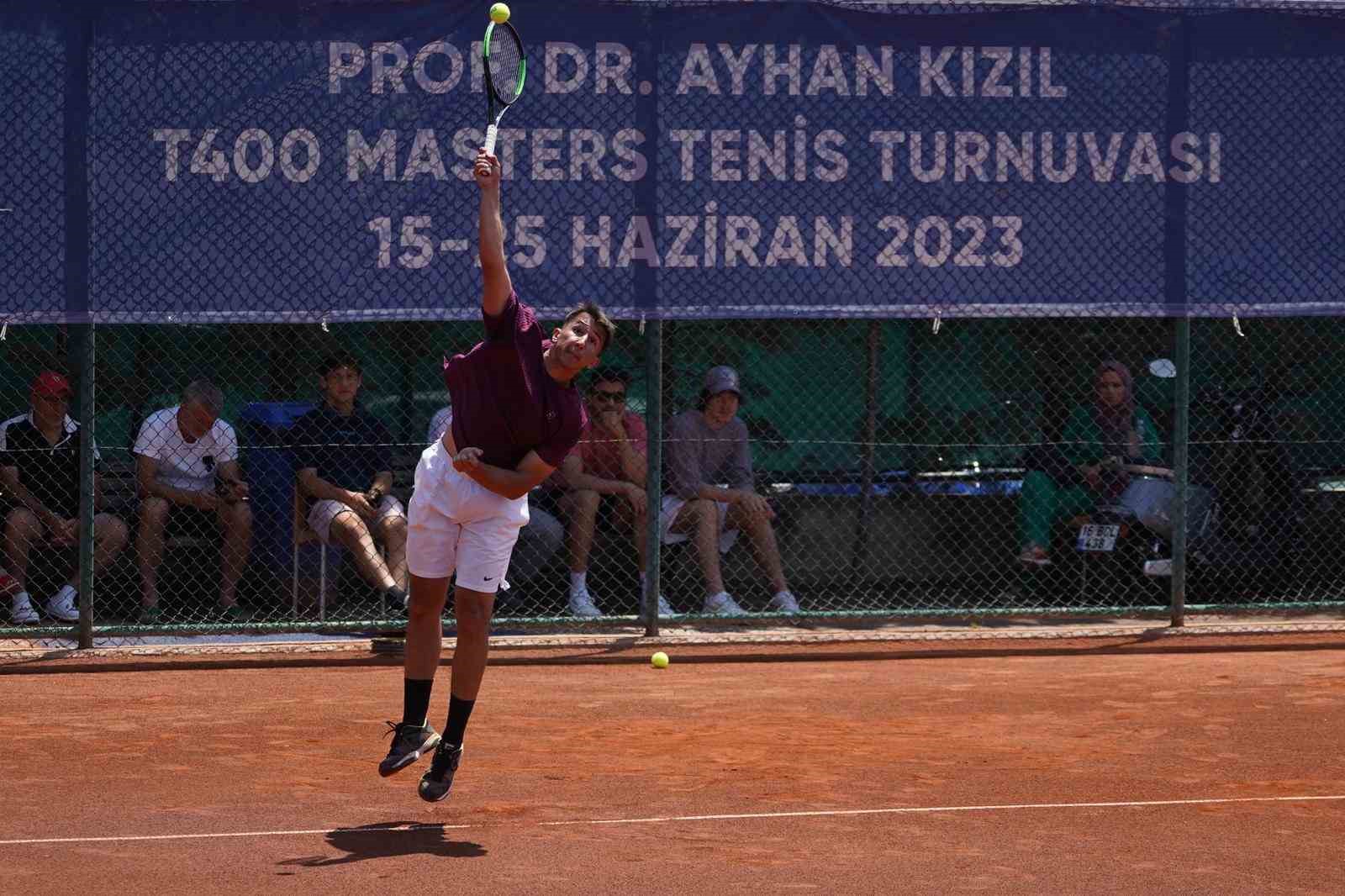 Tenis turnuvasında şampiyonlar belli oldu