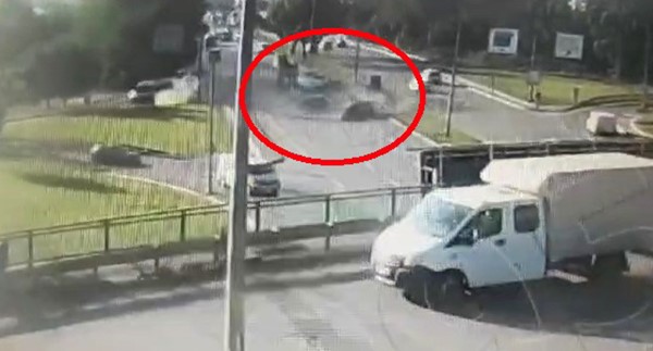 Bursa’da işçi servisi ile otomobilin çarpıştığı kazada ölü sayısı 2’ye yükseldi