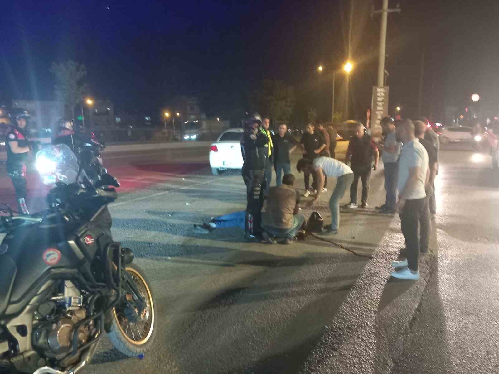 Bursa’da otomobil ile motosikletin kazası kamerada