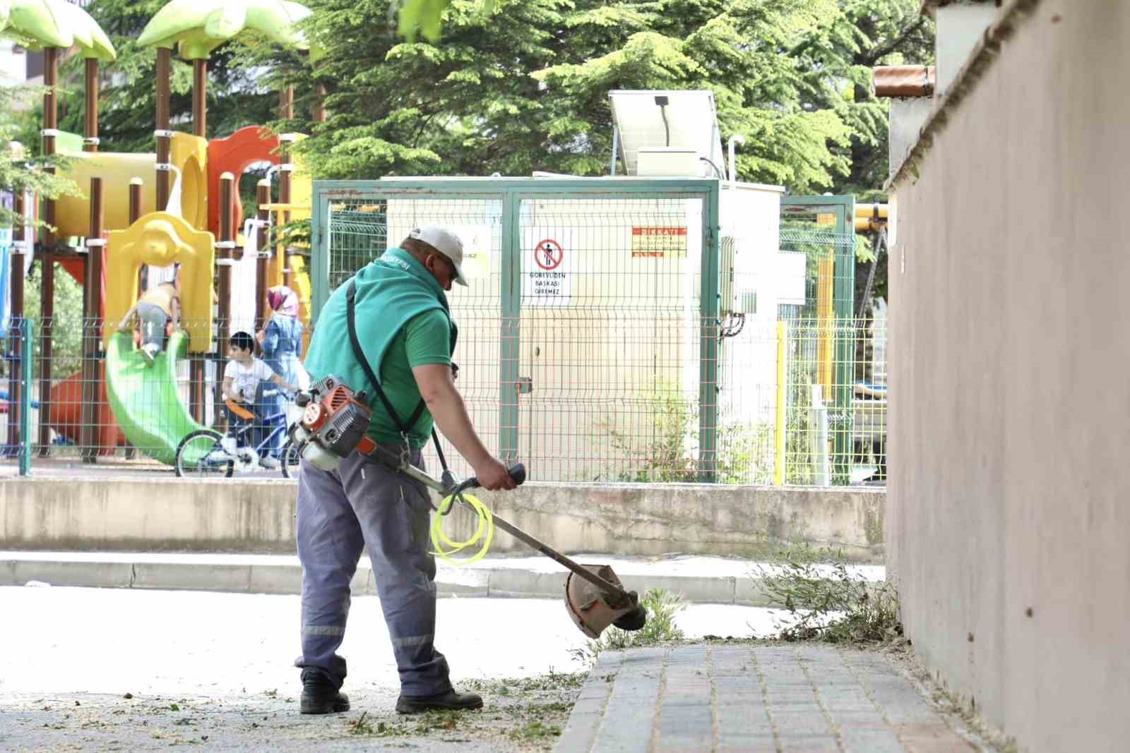 İnegöl’ün yeşil alanları yaza hazırlanıyor