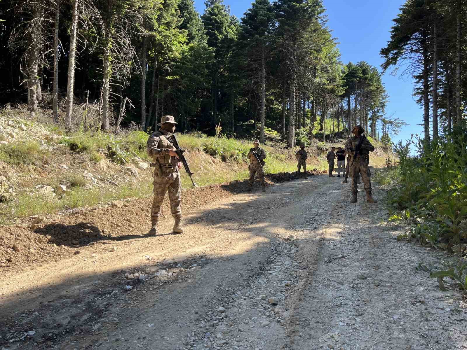 (Özel) Uludağ’ın ormanlarında yangına karşı dron ve özel harekatlı koruma