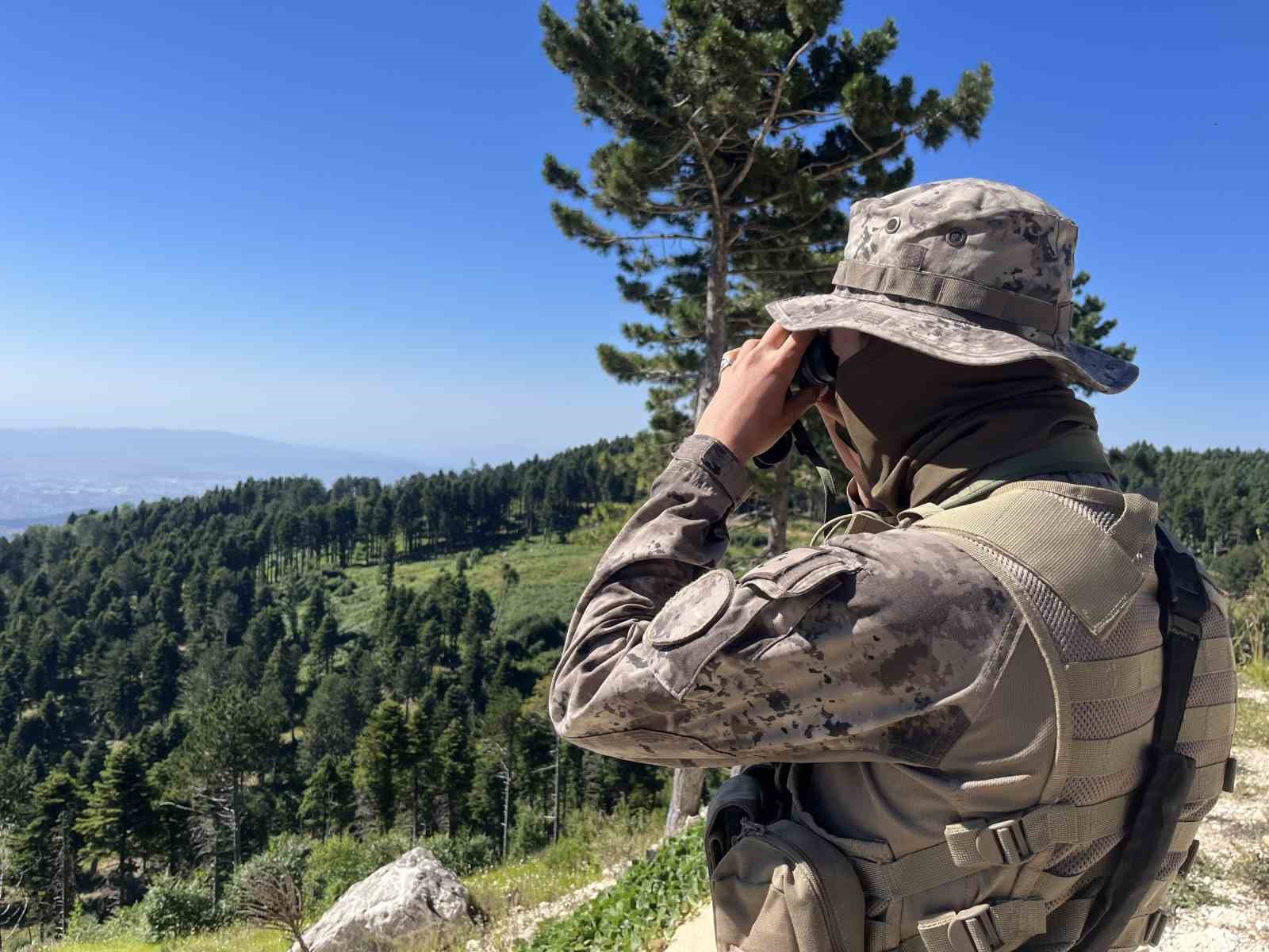 (Özel) Uludağ’ın ormanlarında yangına karşı dron ve özel harekatlı koruma