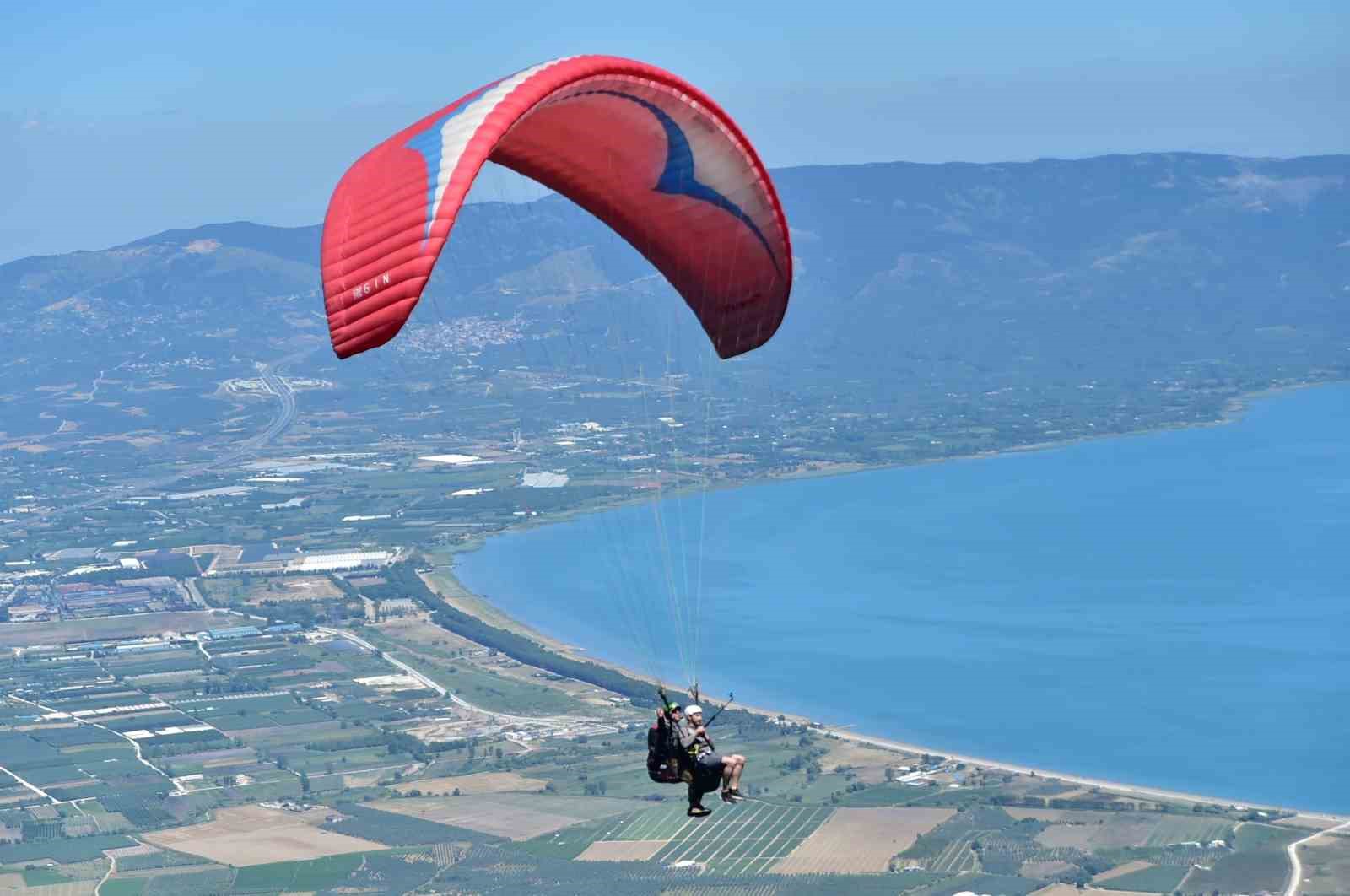 Bursa’da yamaç paraşütü heyecanı