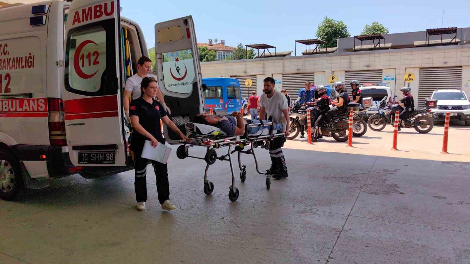 Bursa’da akrabalar arasında kavga: 3’ü polis 6 yaralı