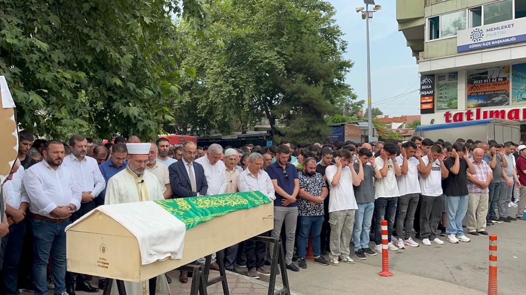 Doğum gününde motosiklet kazasında ölen genç toprağa verildi