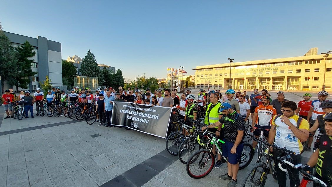 Bursalı bisikletçiler, trafik terörüne dur demek için buluştu