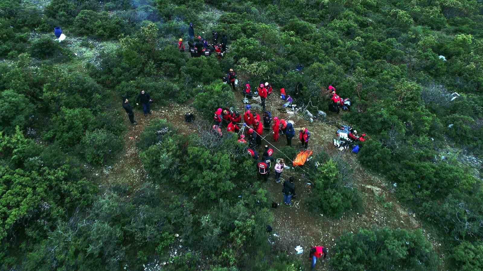 İznik’de mağarada hazine arayan ve mahsur kaldığı öne sürülenler için seferberlik