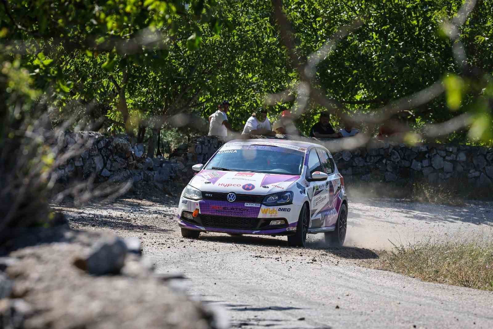 Türkiye’nin ilk engelli ralli pilotu pistlerde engel tanımıyor