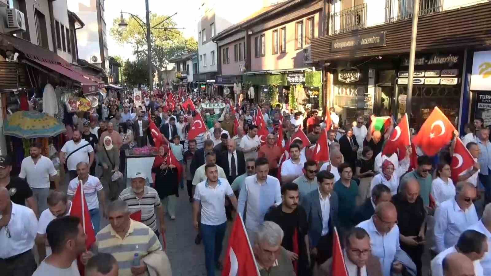 Bursalılar 15 Temmuz’un 7. yılında meydanlara akın etti