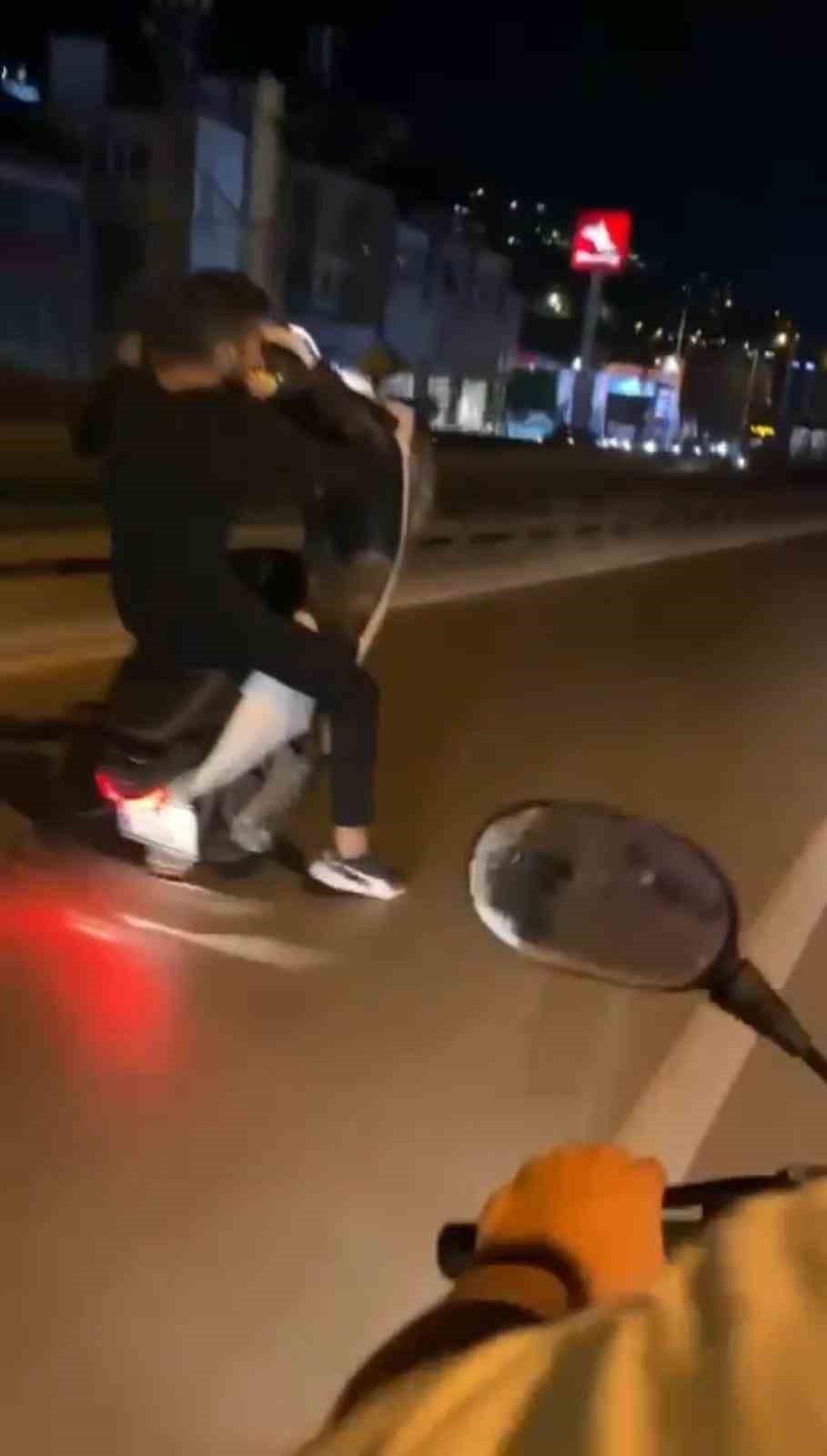 Trafikte tehlikeli yolculuk kamerada