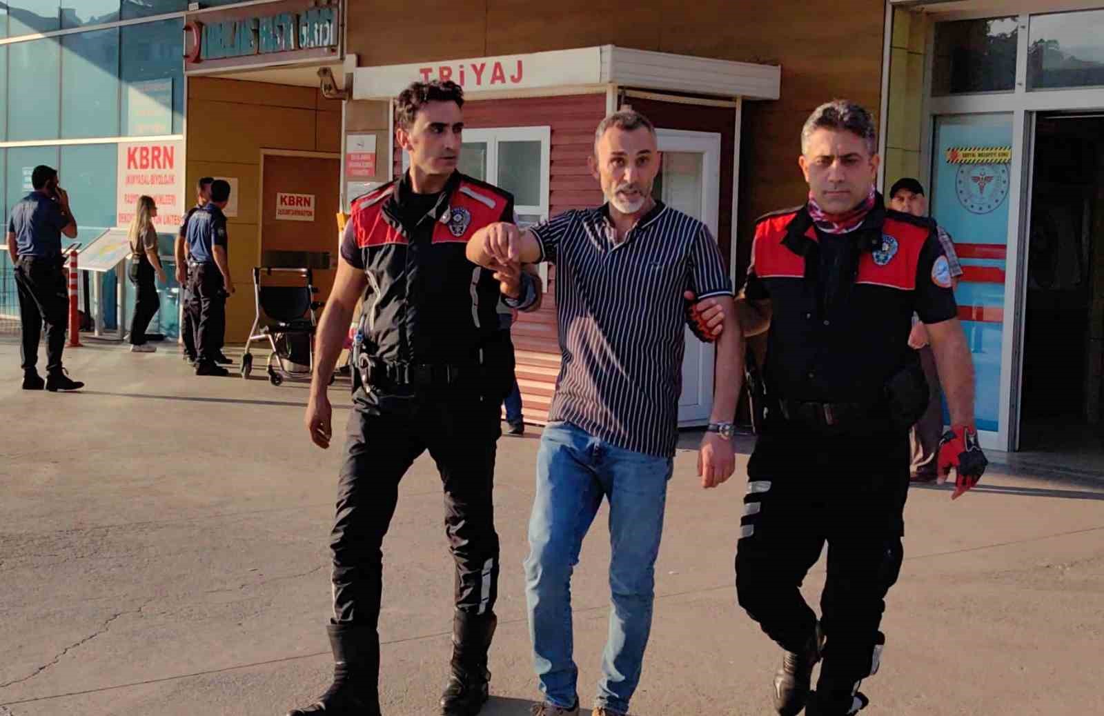 Kovaladığı şahsı satırla yaraladı, ’namus meselesi’ dedi