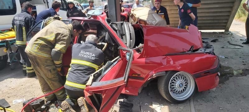 (Özel) İkiye katlanmıştı... Abi kardeşin karıştığı feci kaza güvenlik kamerasına böyle yansıdı