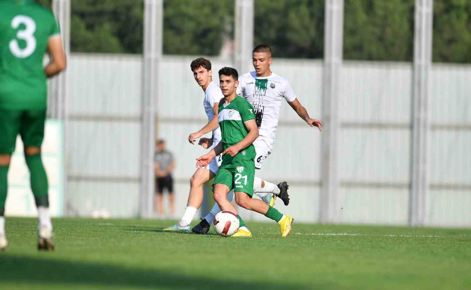 Bursasporlu futbolcuların lisansı çıktı