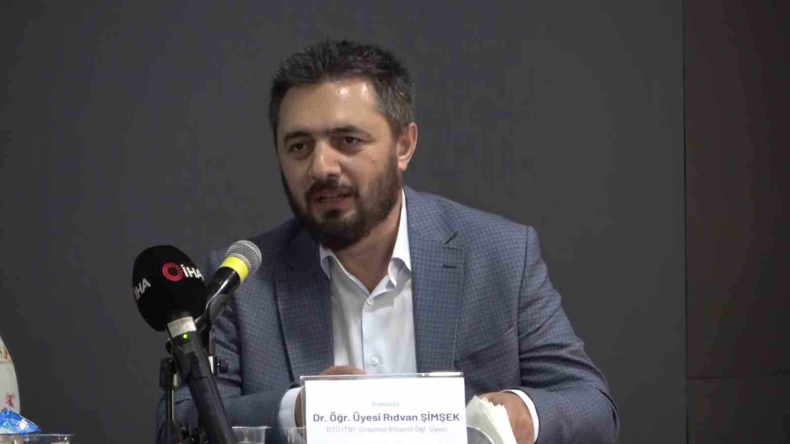 Prof. Dr. Musa Kazım Arıcan: “Deprem bu evrenin gerçeğidir bunu kabul edeceğiz”