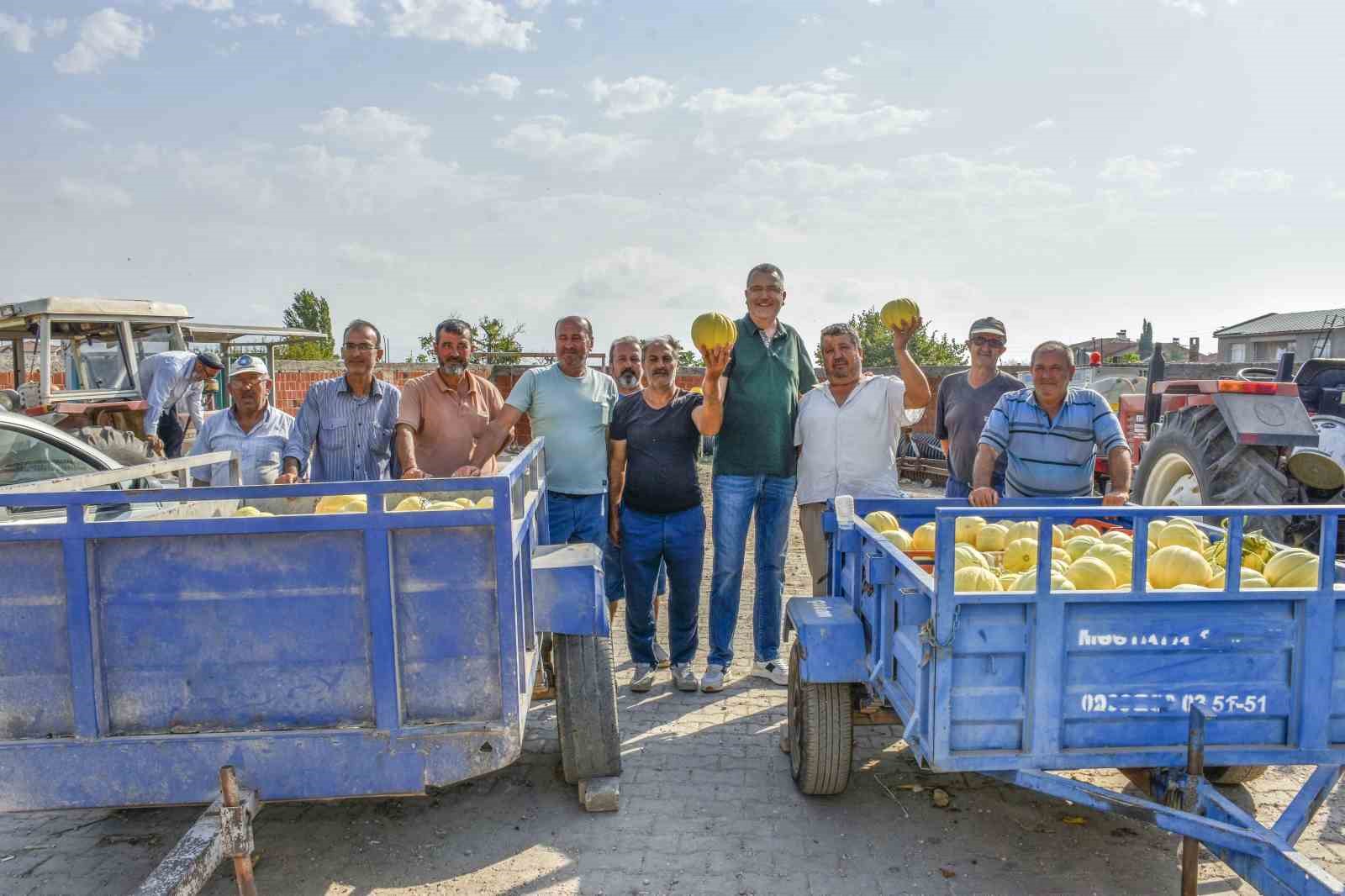 Karacabeyli çiftçiler kavun hasadından memnun