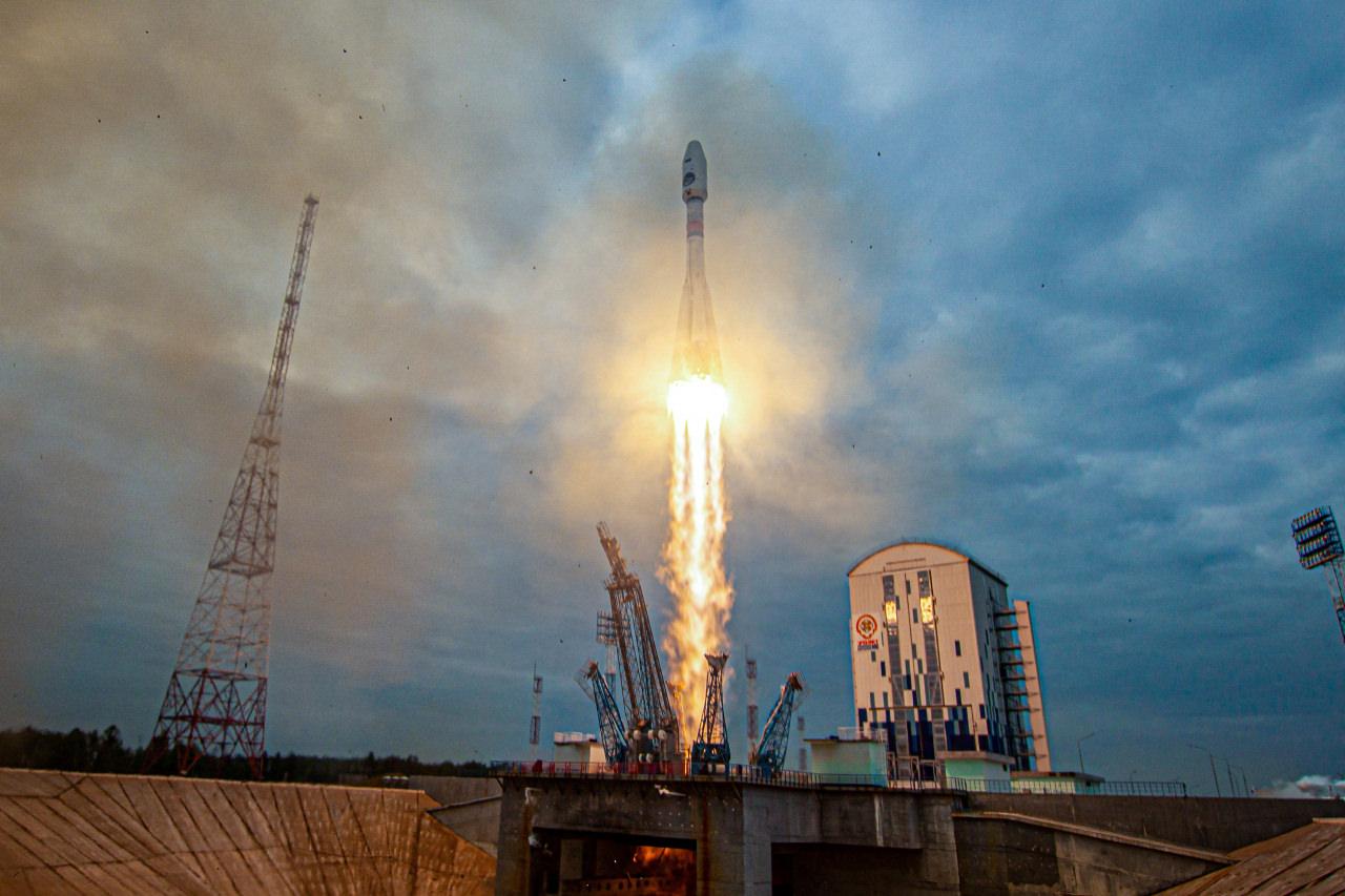 Roscosmos duyurdu! Luna-25 Ay'ın yüzeyine çarptı!