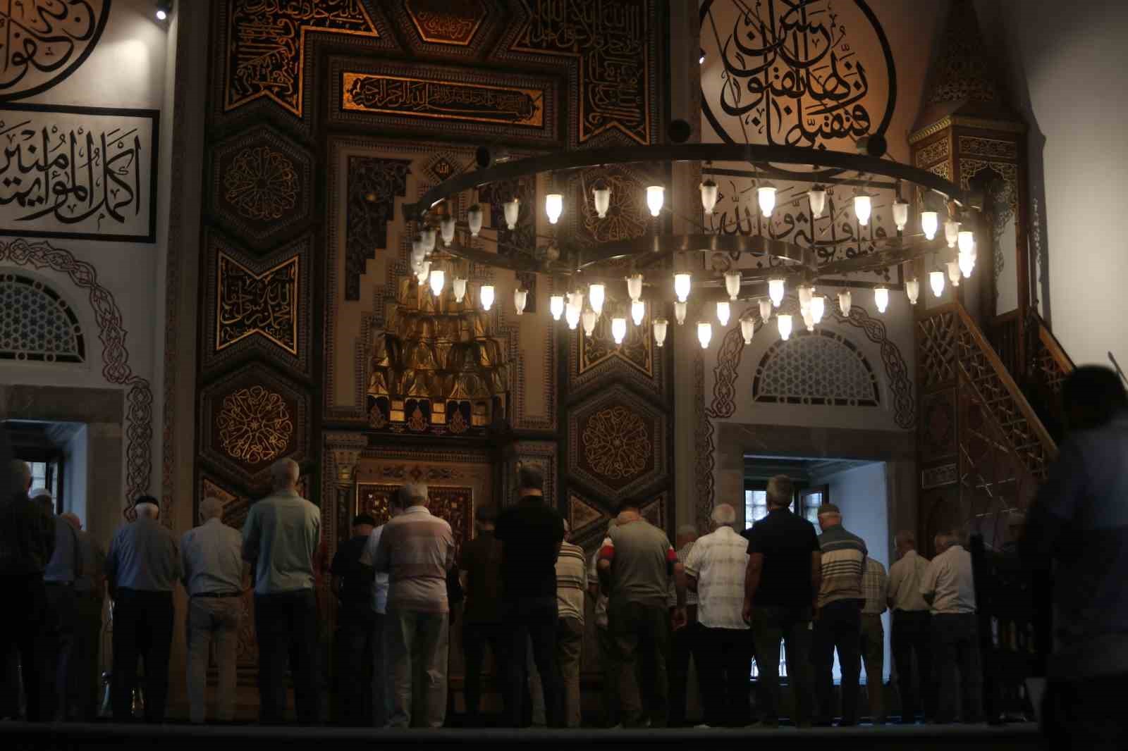 (Özel) 630 yıllık Yıldırım Bayezid Camii hiçbir depremde yıkılmadı