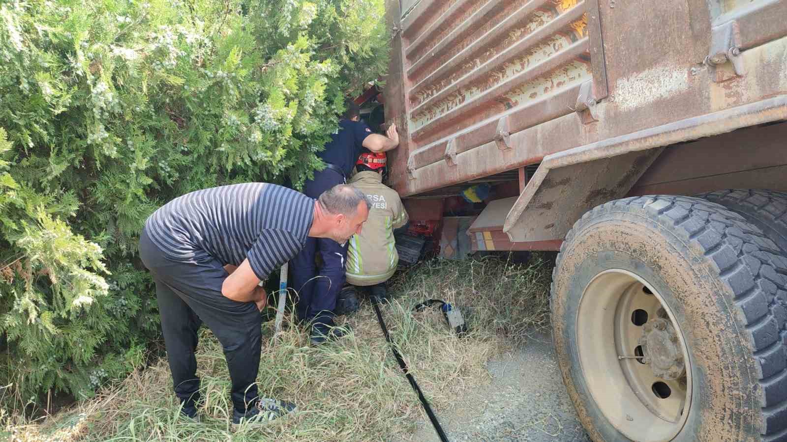 Ağır tonajlı araçlar çarpıştı: 2 yaralı