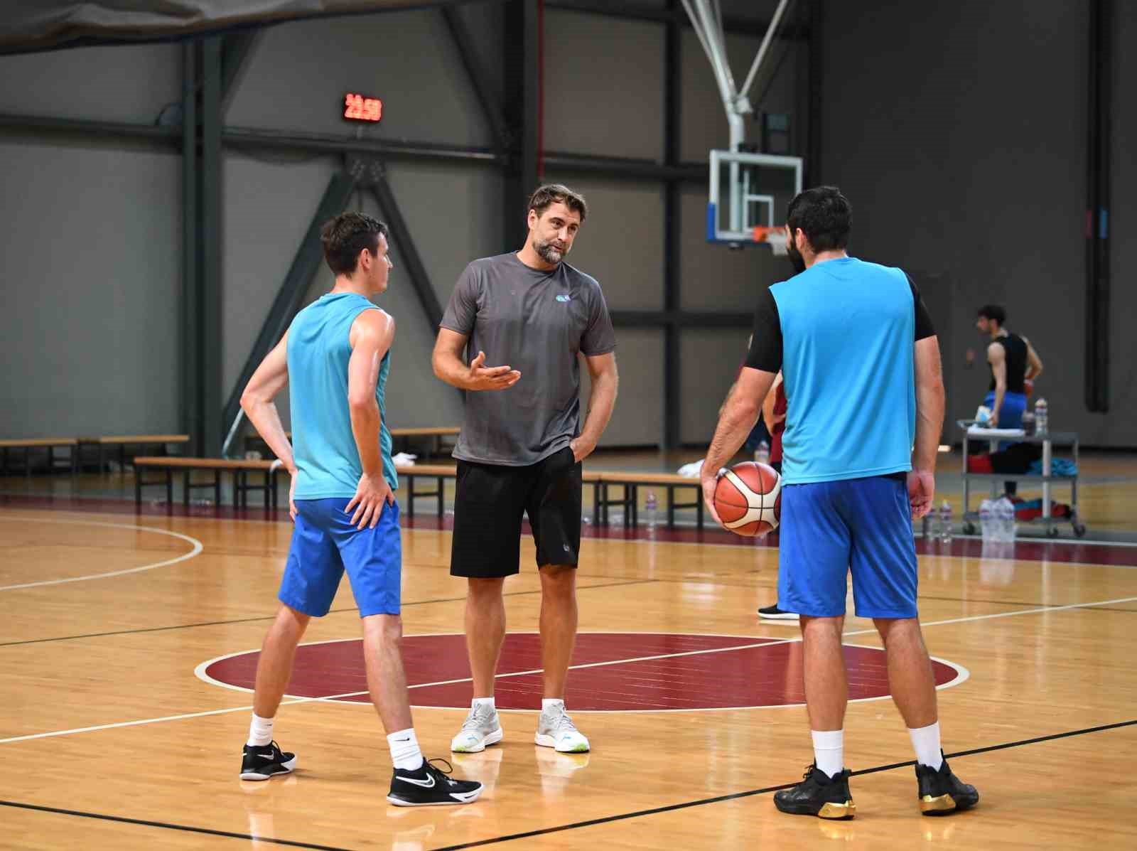 Mehmet Okur yeni sezon hazırlıklarında Tofaş A takım Staff’ında!