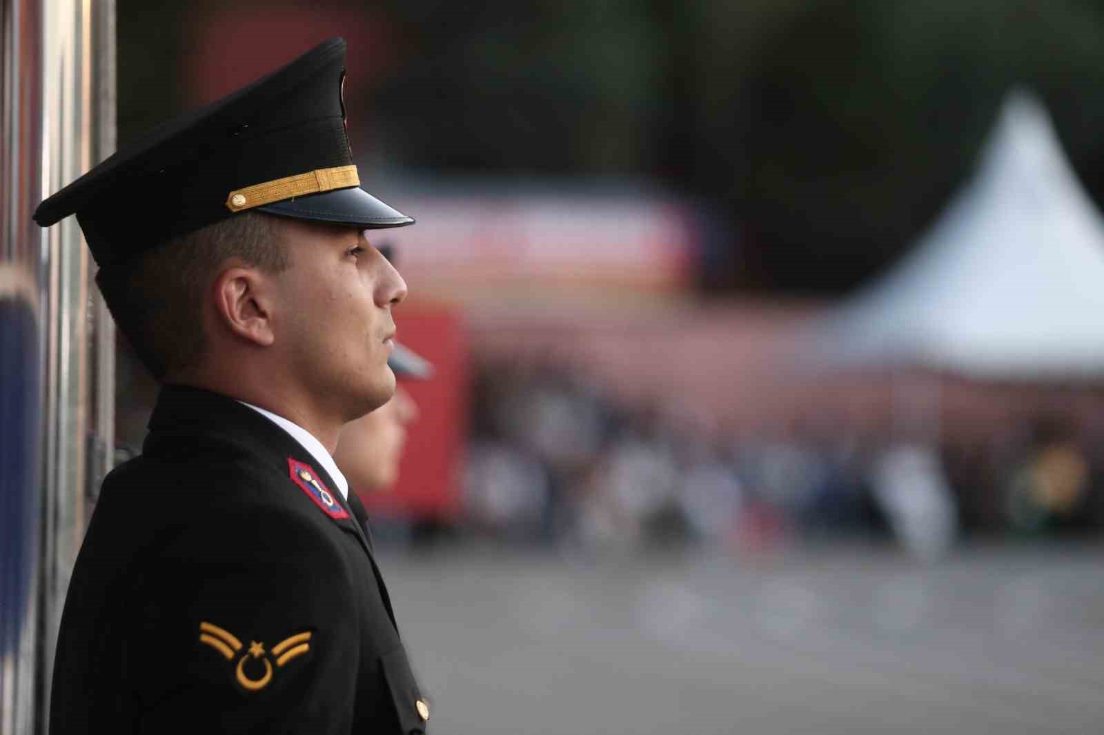 Işıklar Jandarma Meslek Yüksekokulu 402 öğrencisini törenle mezun etti