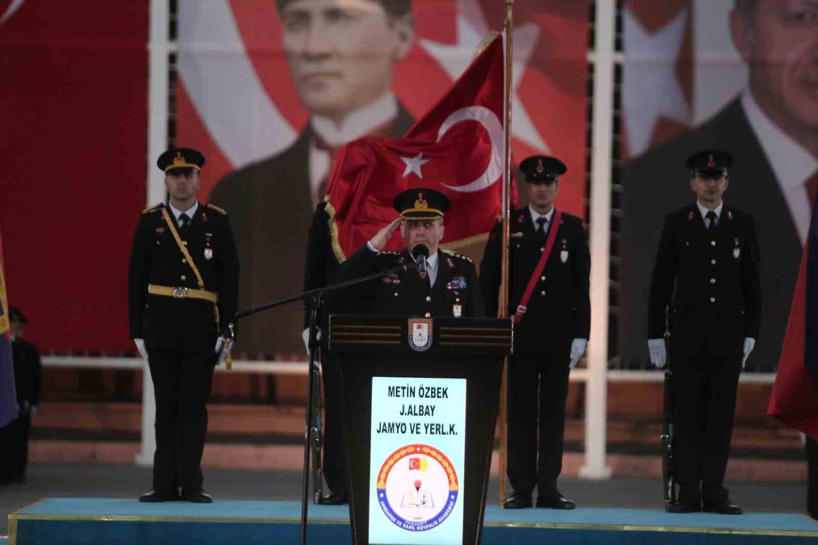 Işıklar Jandarma Meslek Yüksekokulu 402 öğrencisini törenle mezun etti