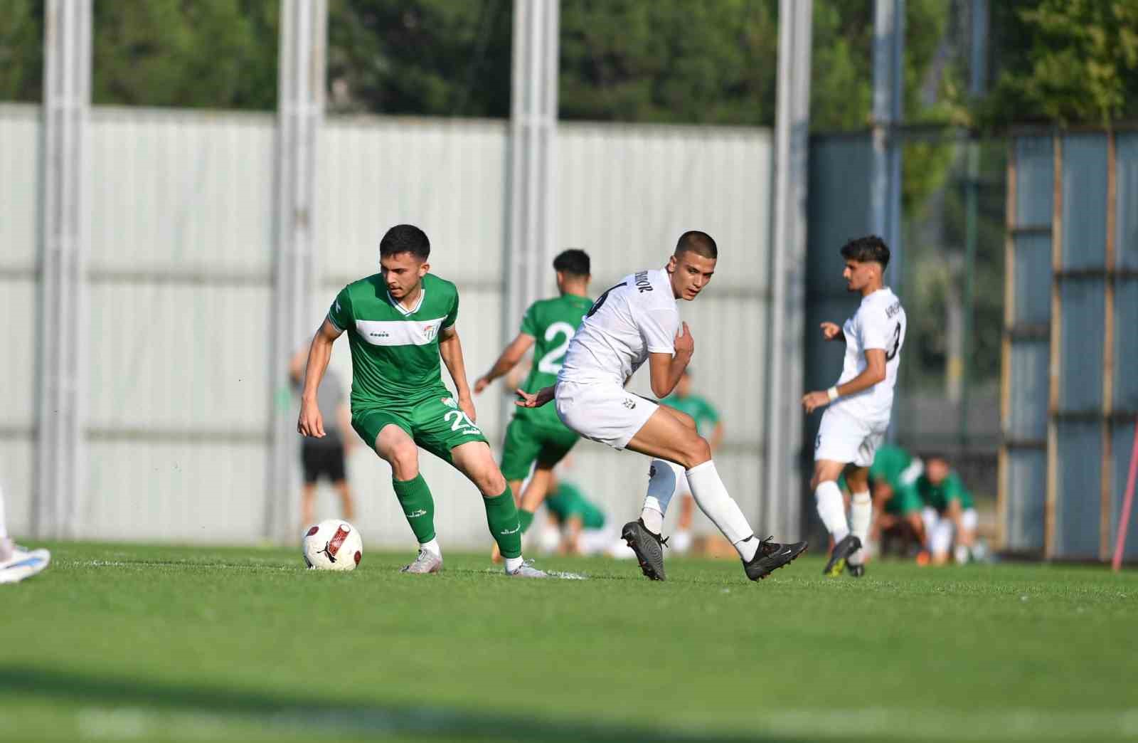 Bursaspor hazırlık maçında İnegöl Kafkasspor’u 1-0 yendi