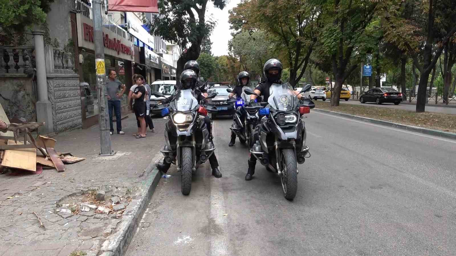 Polis ekiplerinden terk edilmiş evlere baskın...Şüpheliler böyle yakalandı