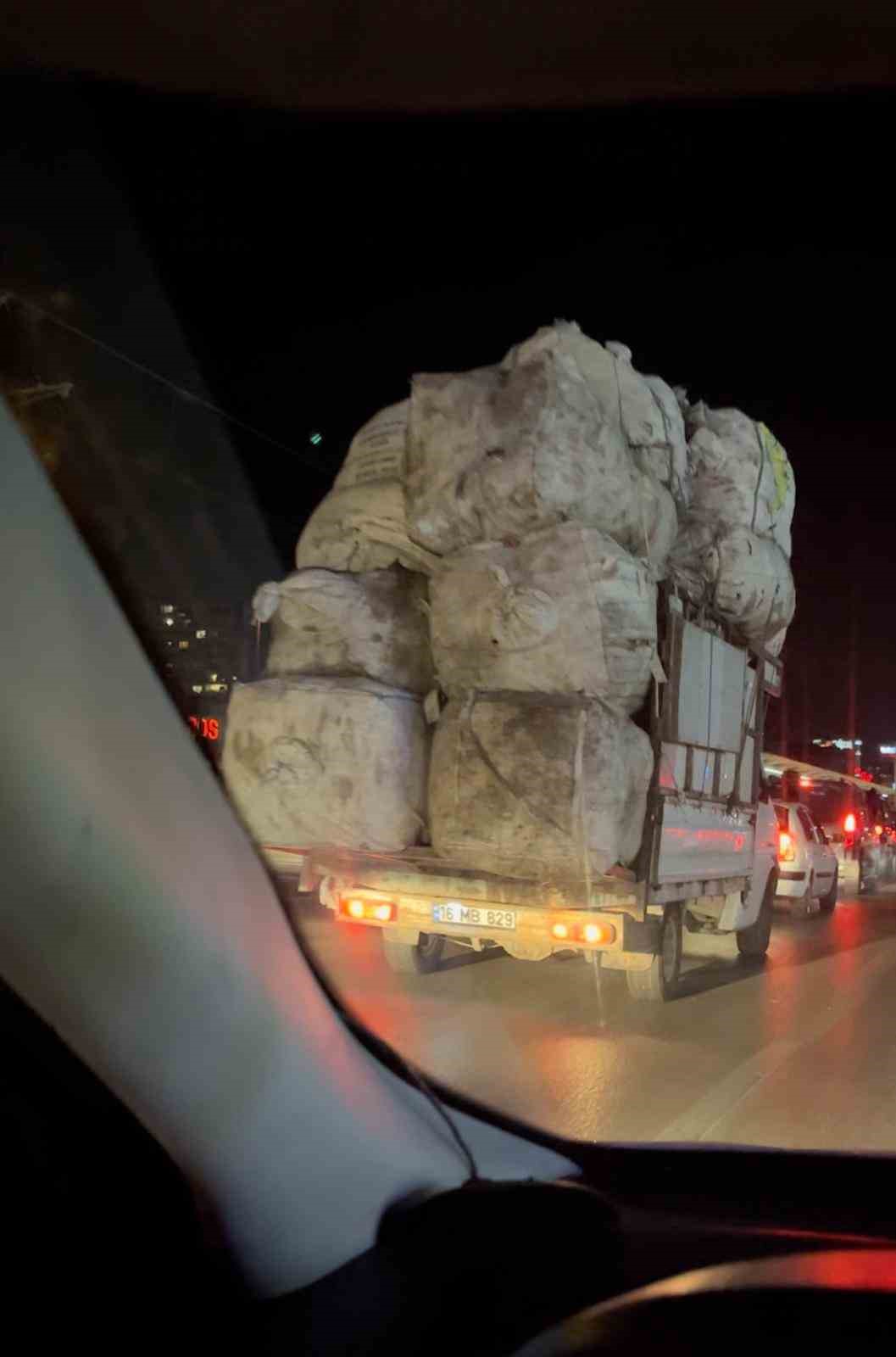 Bursa’da tehlikeli taşımacılık kamerada