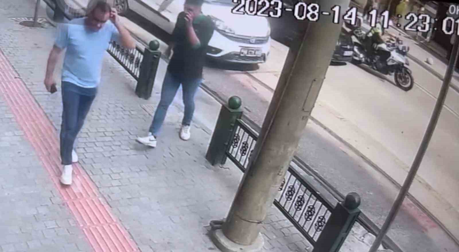 Kadın sürücü trafik polisine böyle çarptı