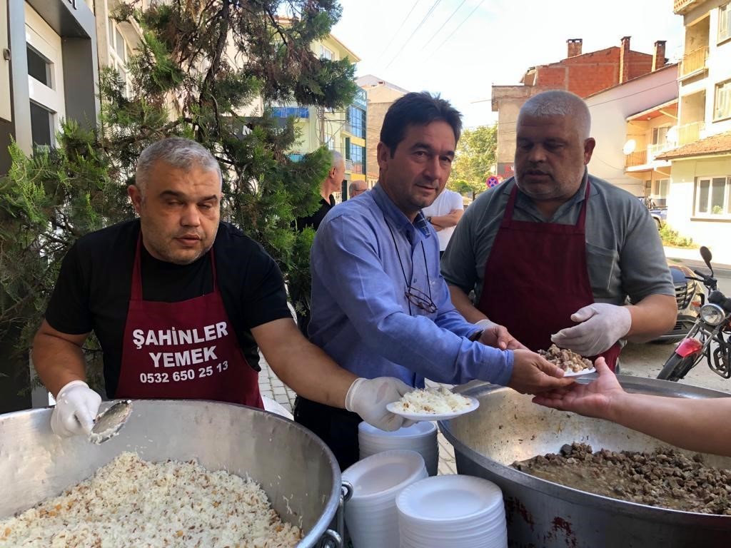 Servisçiler dualar edip kurban keserek sezona başladı