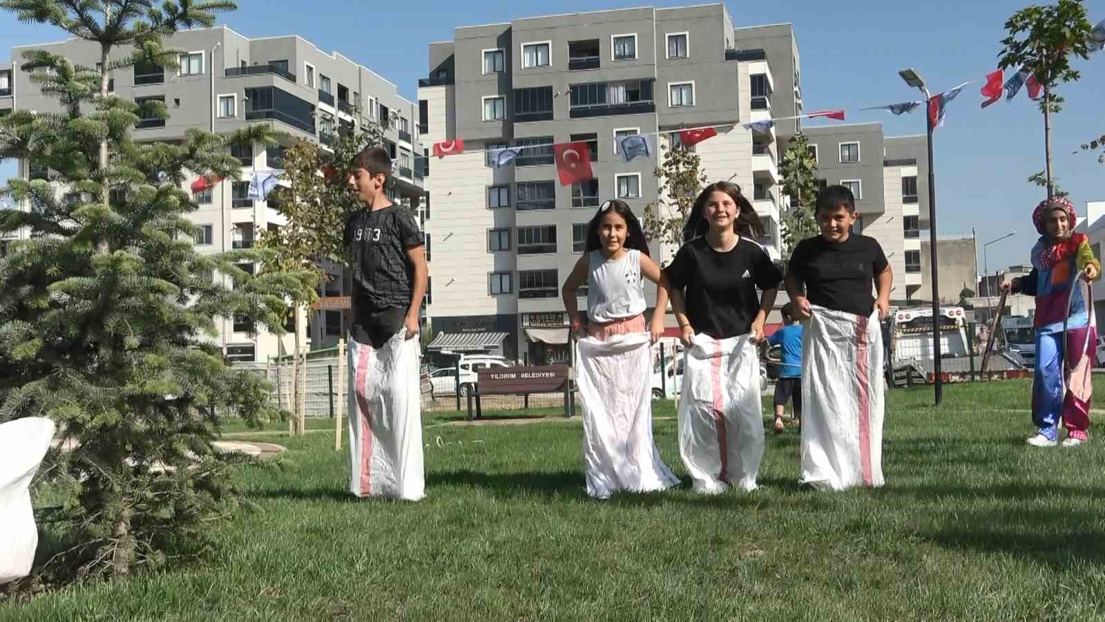 Yıldırım’da Ayçiçeği Çocuk Parkı törenle hizmete açıldı