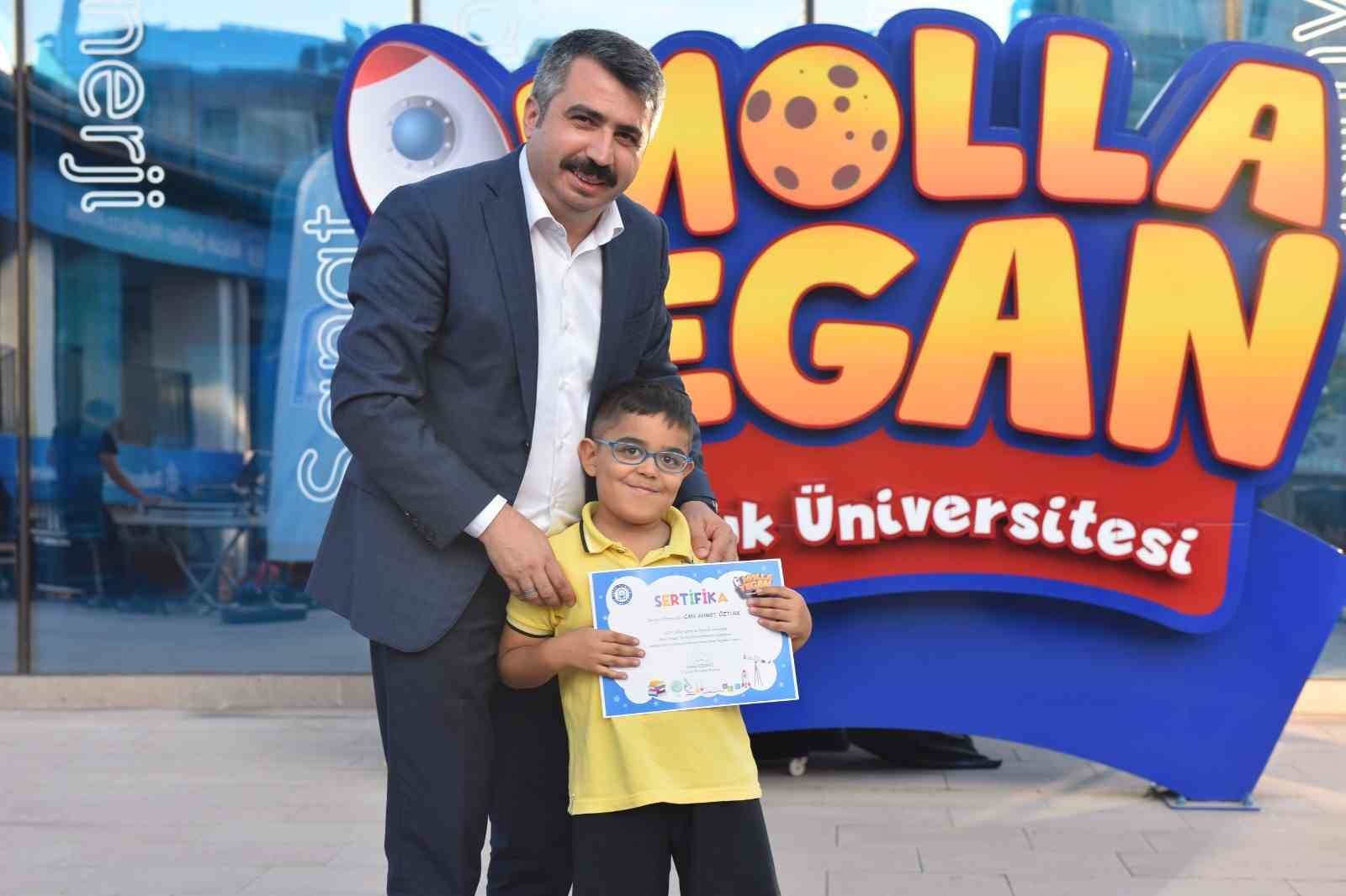 Molla Yegan Çocuk Üniversitesi ilk mezunlarını verdi