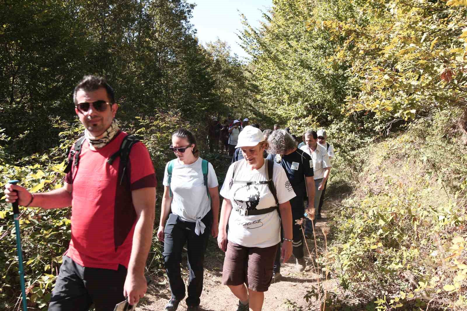 Kalp sağlığı için 7 kilometre yürüdüler