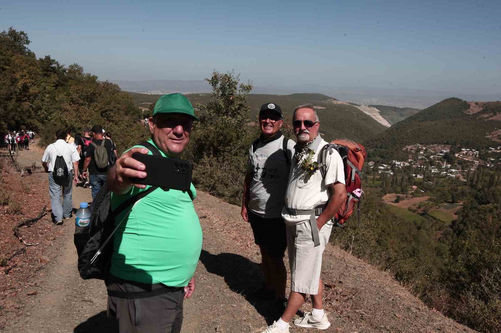 Kalp sağlığı için 7 kilometre yürüdüler