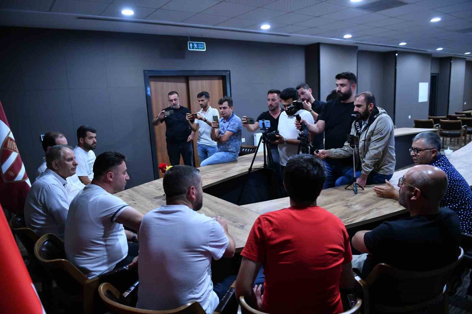 İnegölspor, teknik direktör Bahaddin Güneş ile sözleşme imzaladı