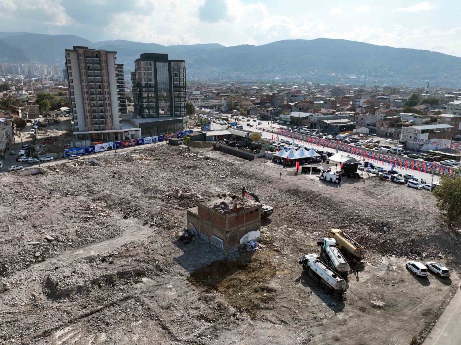 İstanbul Yolu’nda dönüşüm tamam, Altıparmak’ta ilk kazma yıl sonunda