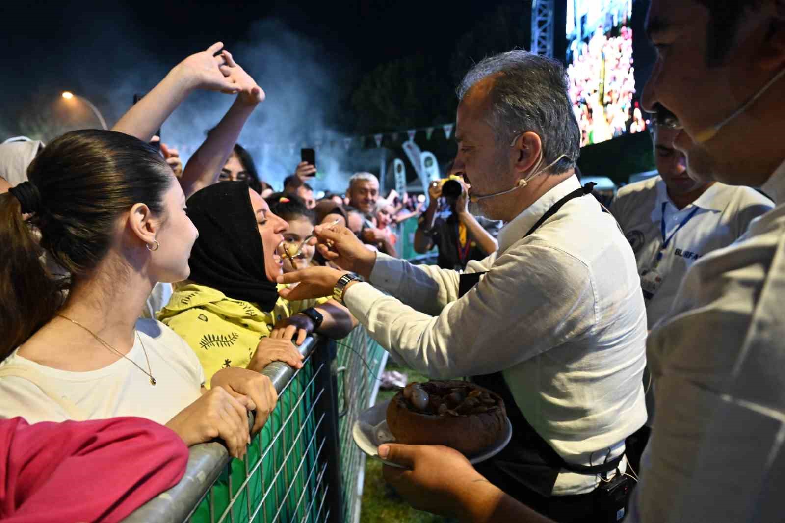 Bursa’da hem doyuran, hem coşturan festival