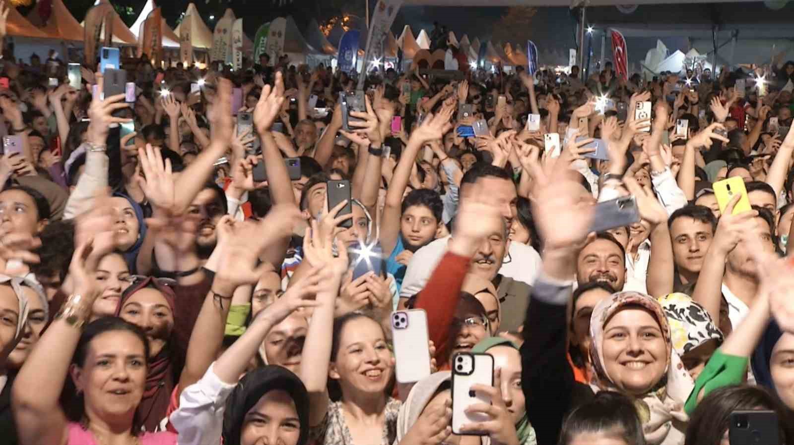 Bursa’da hem doyuran, hem coşturan festival