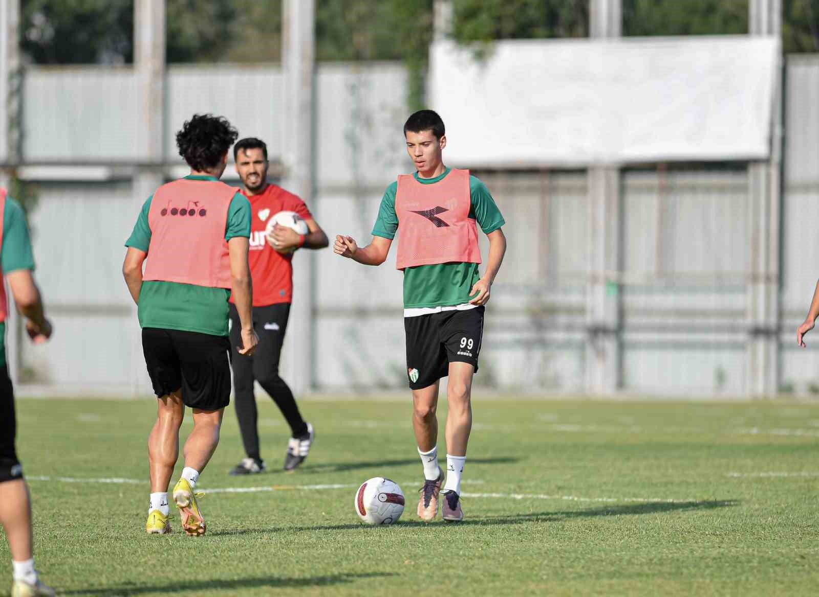 Bursaspor’da Altınordu maçı hazırlıkları başladı