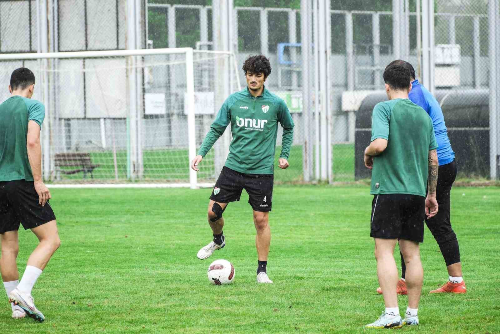 Bursaspor’da Beyoğlu Yeni Çarşı maçı hazırlıkları tamamlandı