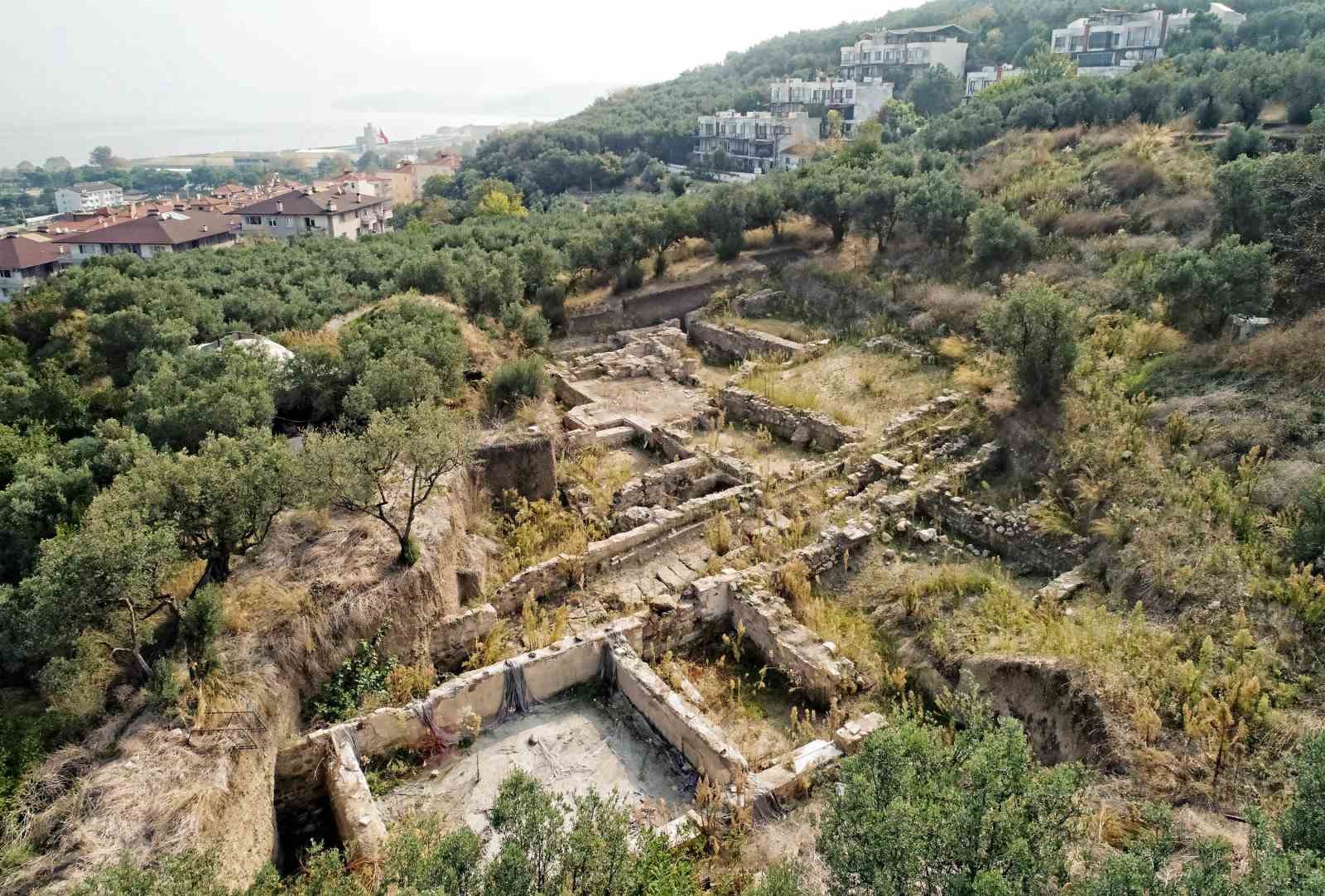 Myrleia Antik Kenti Arkeoplarkı’na Tarihi Kentler Birliği’nden ödül