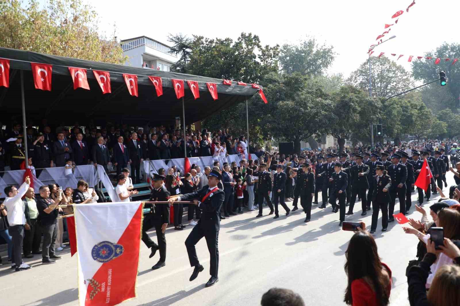 İnegöl’de Cumhuriyet Bayramı’nın 100. yıldönümü coşkuyla kutlandı