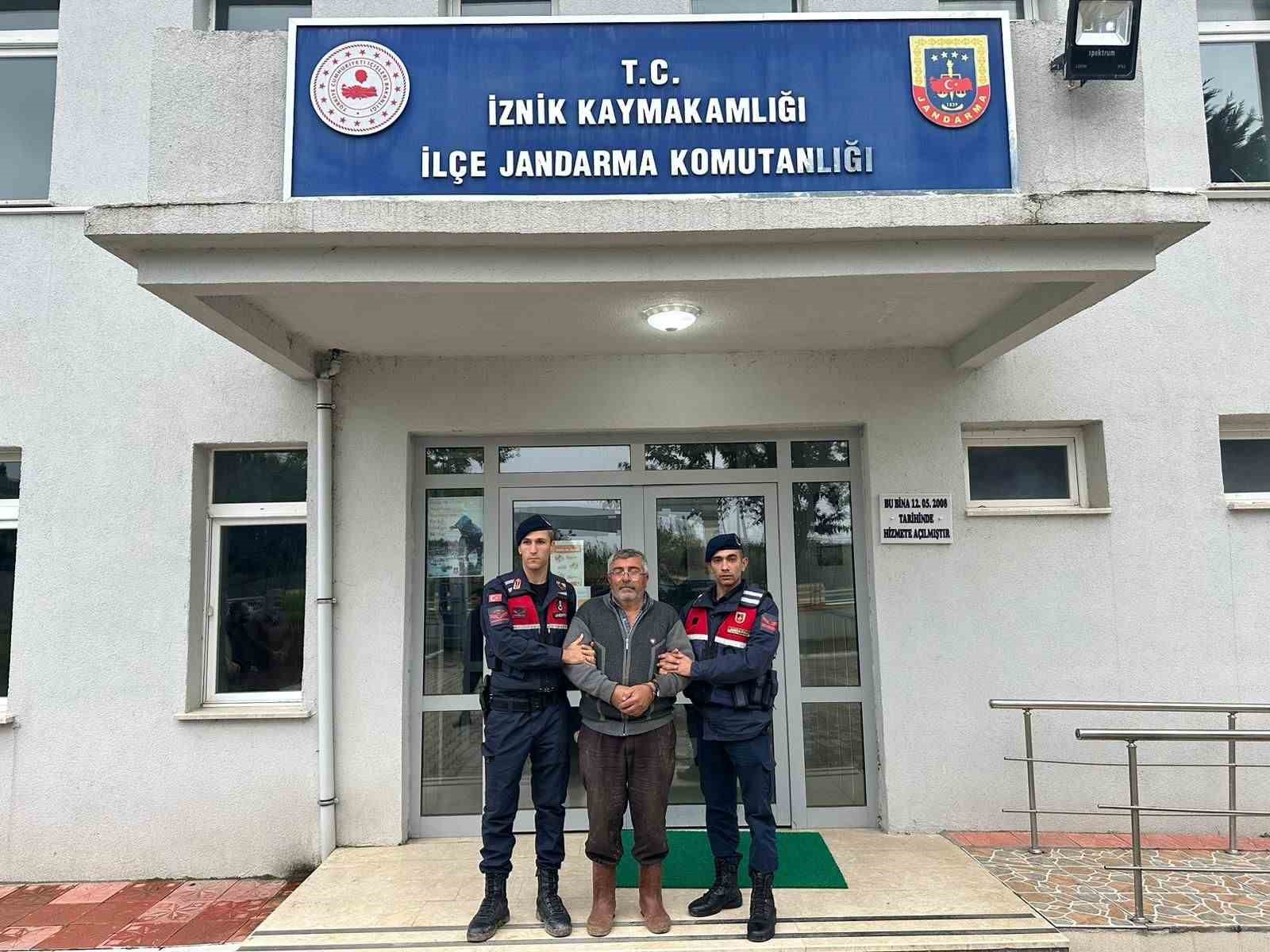 Bursa’da kaçak kazı yapan şüphelilere jandarma baskını: 5 gözaltı