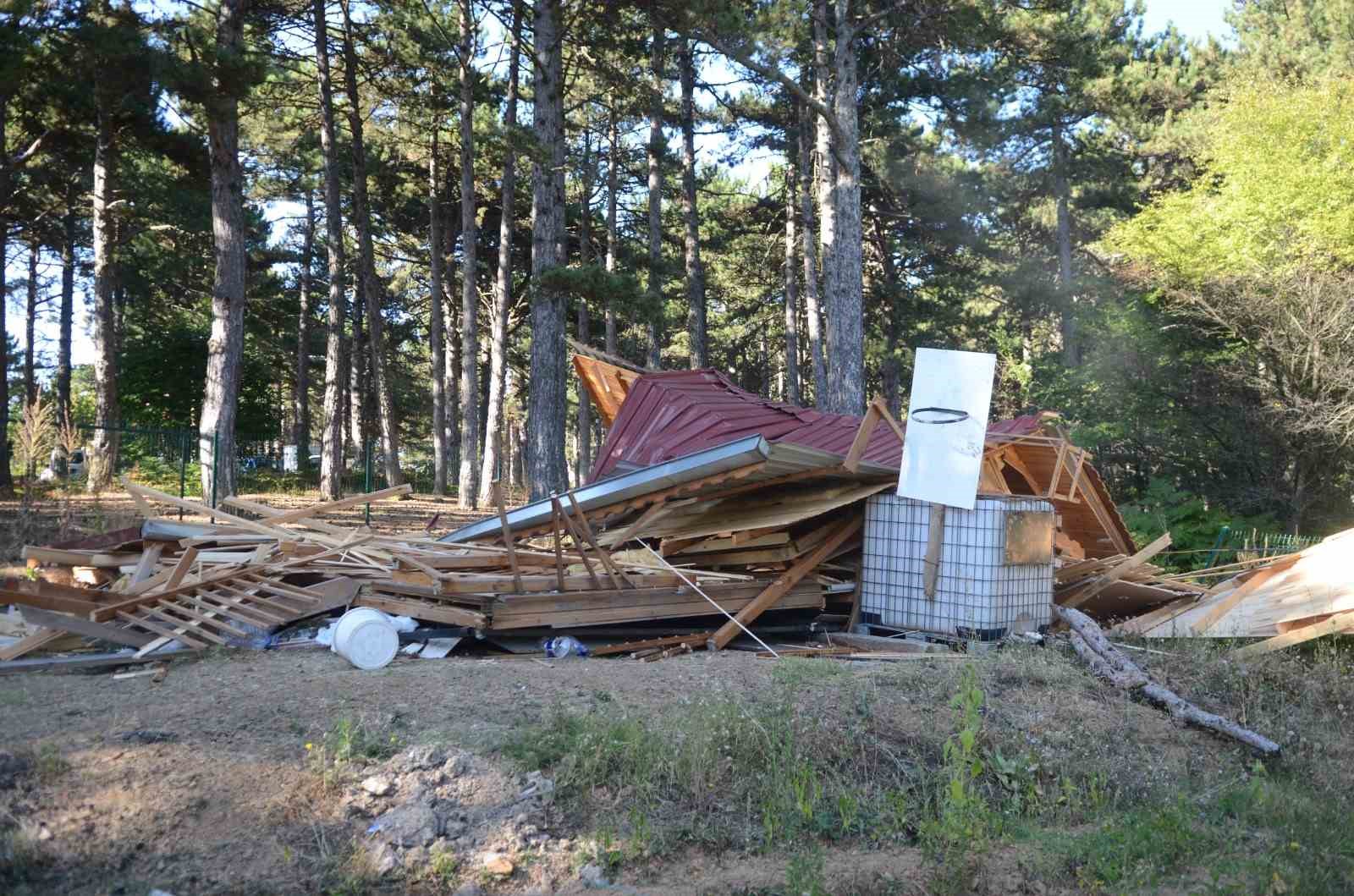 Uludağ bir kaçak yapıdan daha temizlendi