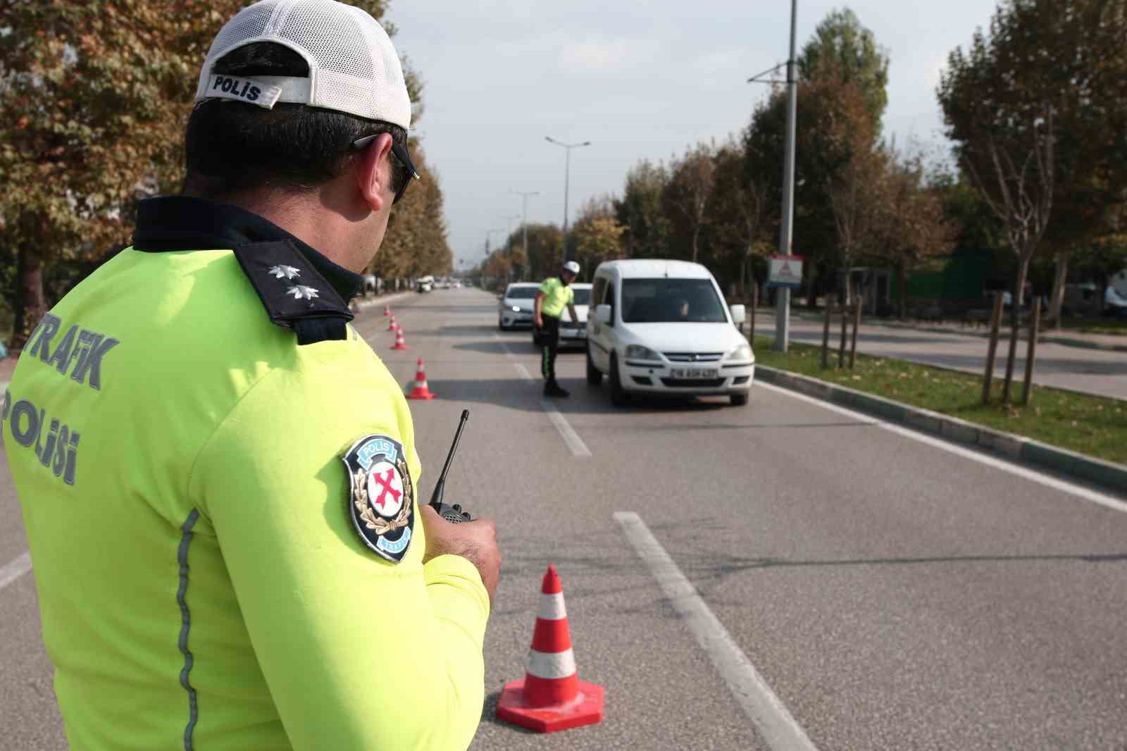 Aday sürücü ehliyetini alamadan ceza yedi...