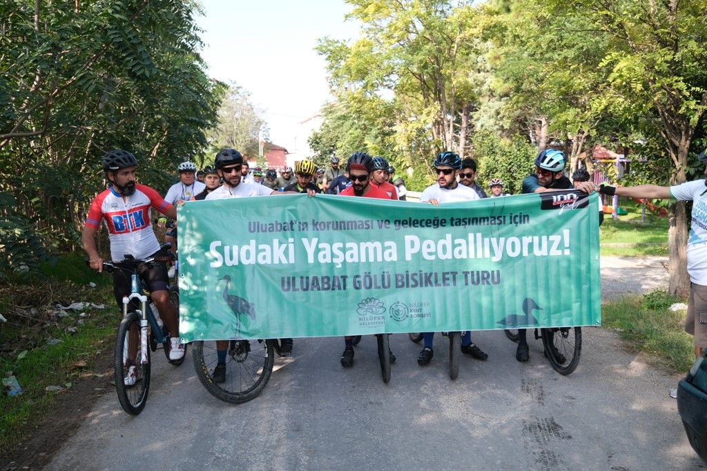 Uluabat’ın korunması için pedal çevirdiler