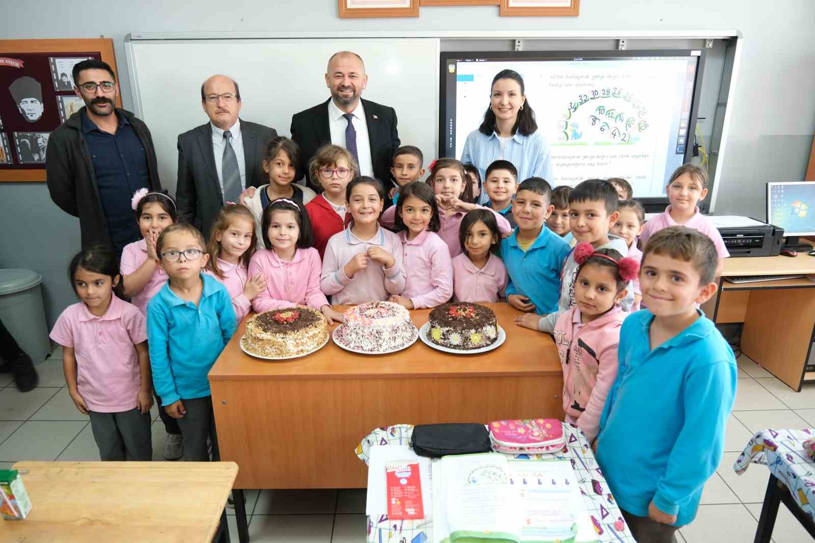 Başkan Aykurt öğrencinin seçim vaadini gerçekleştirdi