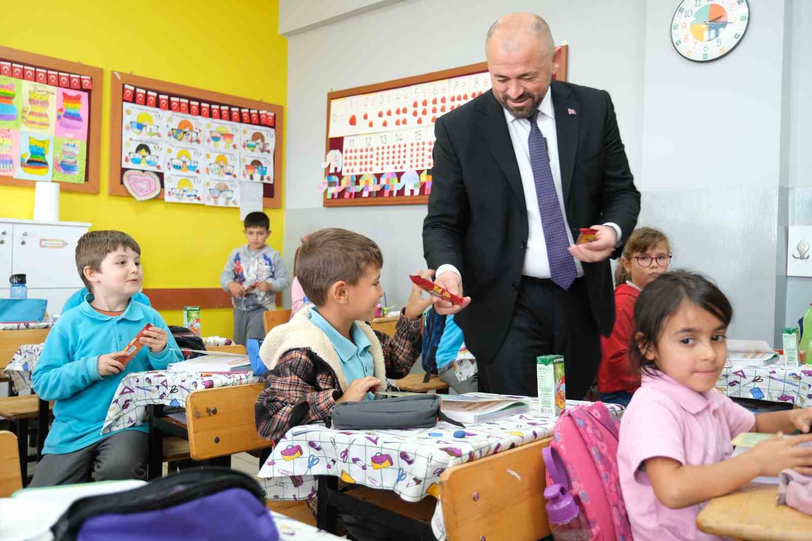 Başkan Aykurt öğrencinin seçim vaadini gerçekleştirdi